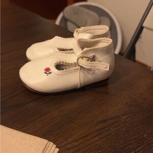 Cream Kids Shoes with Rose Embroidery